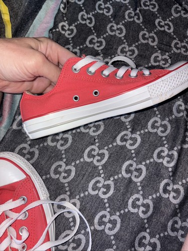Call pink converses for - call,